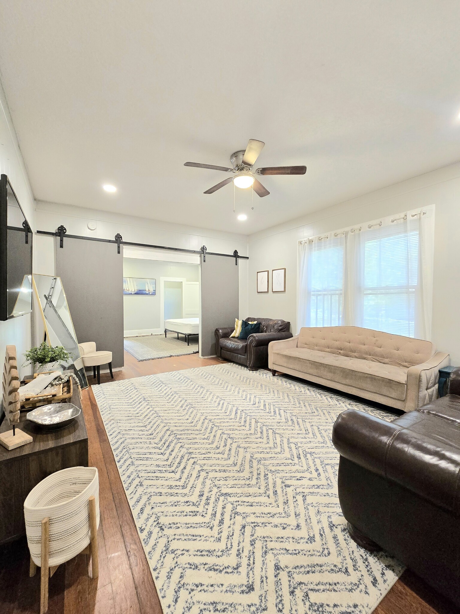 Building Photo - 805 14th St