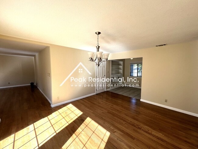 Building Photo - Wonderful 3bd/2ba Orangevale Home with Spa...