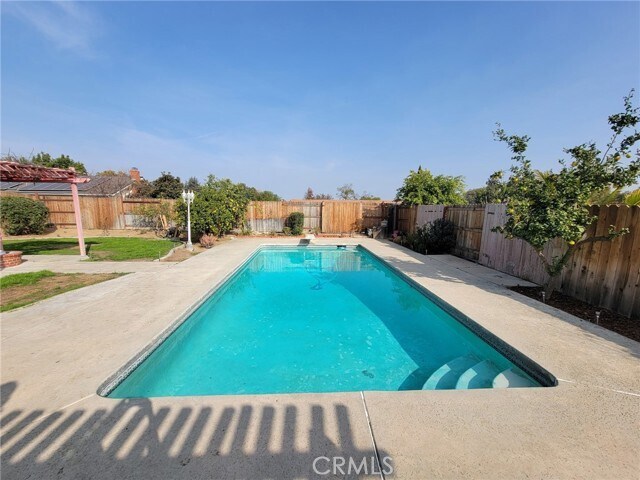 Building Photo - 15375 Manzanita Dr