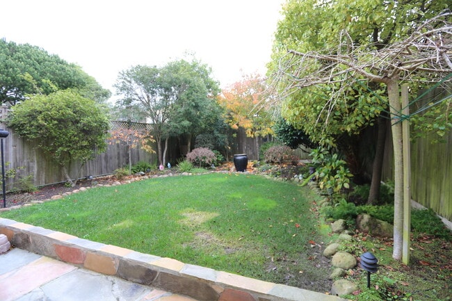 Building Photo - 2566-2568 22nd Avenue