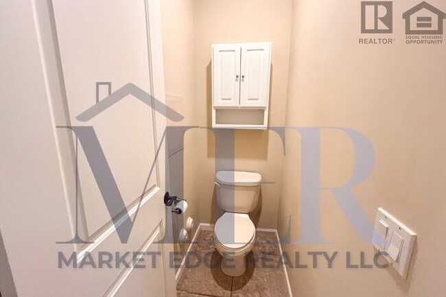 Building Photo - 3Bed/2.5Bath Townhouse w/2 Car Garage in Carefree! $399 MOVE-IN SPECIAL! Move-In Ready on 4/9/2026!