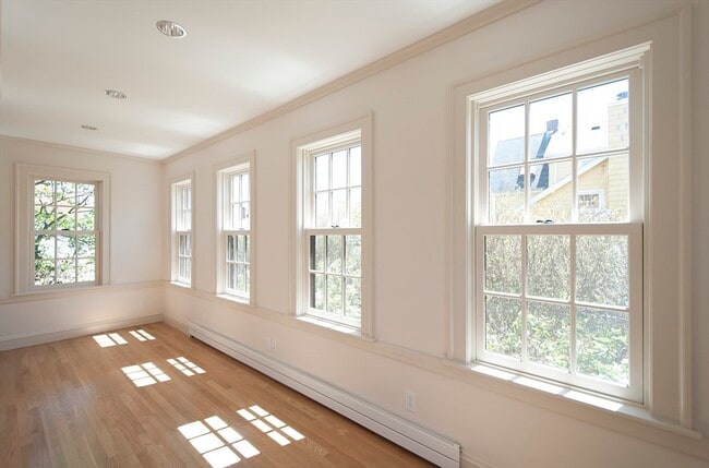 Building Photo - 153 Watson Rd