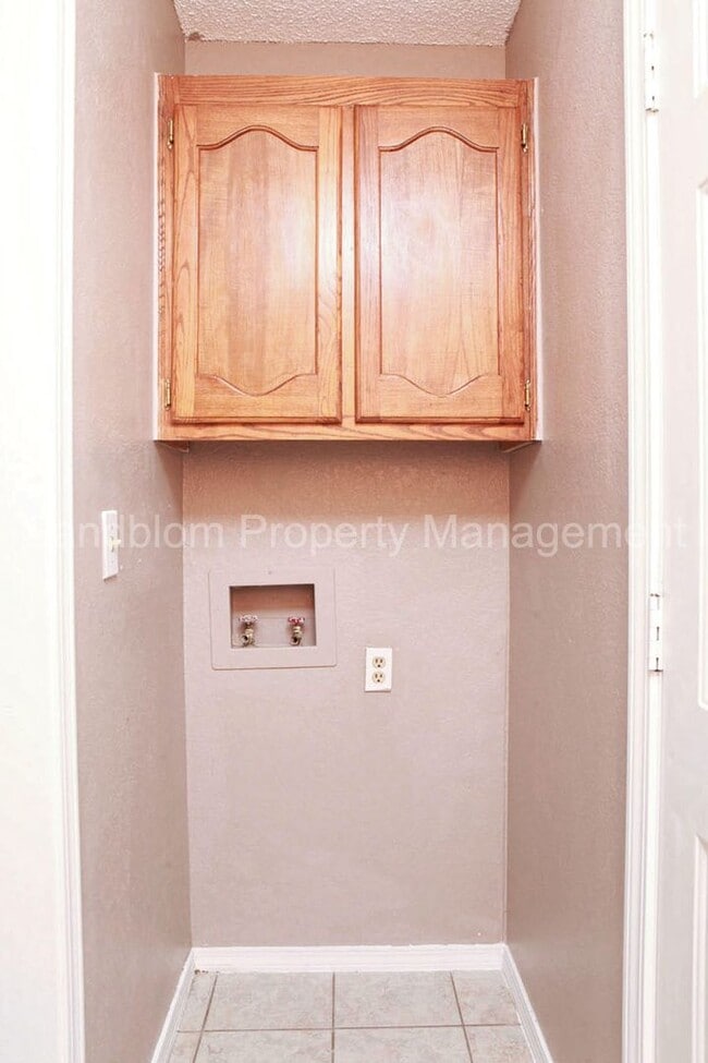 Building Photo - FOR LEASE | Owasso | Available Now!