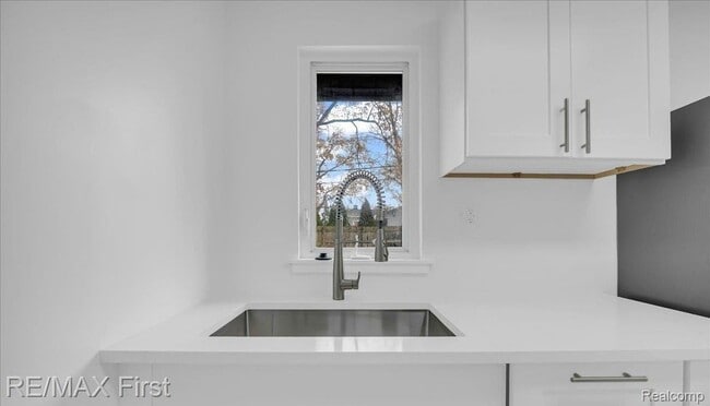 Building Photo - 23108 Pilgrim Ave