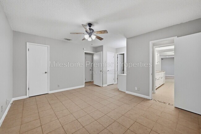 Building Photo - 1312 Churchill Way W