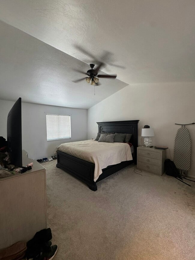 Building Photo - 1242 E Eastridge Cir