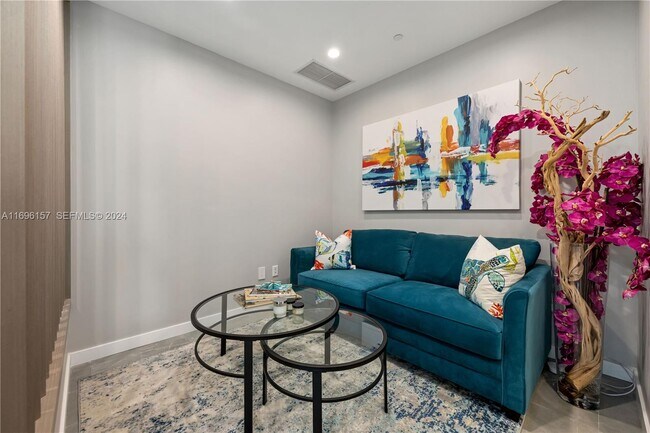 Building Photo - 480 NE 31st St