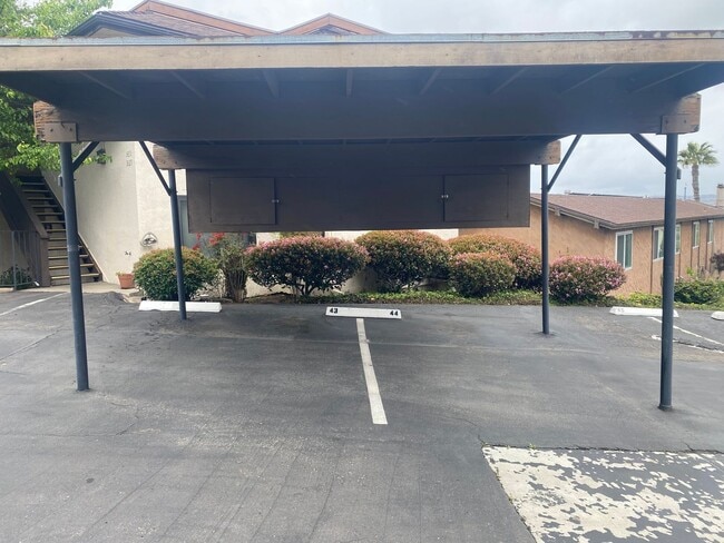 Building Photo - 3831 Nipoma Pl