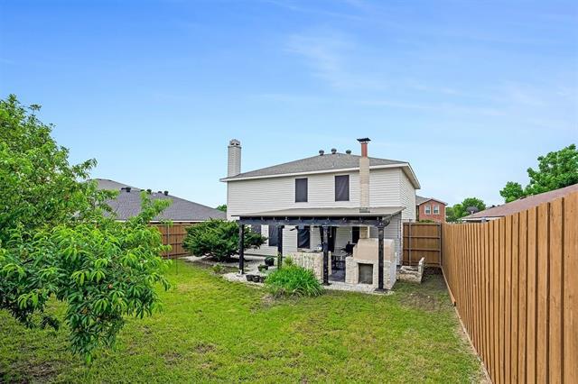 Building Photo - 2345 Maple Dr