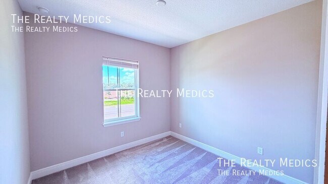 Building Photo - 6495 Cyrils Dr