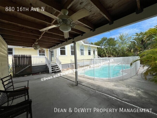 Building Photo - 880 16th Ave N