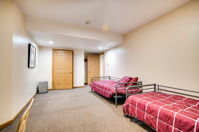 Building Photo - 30W777 Shoe Factory Rd