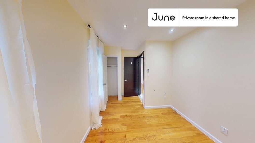 Building Photo - Private bedroom in 4 bed/1 bath Home