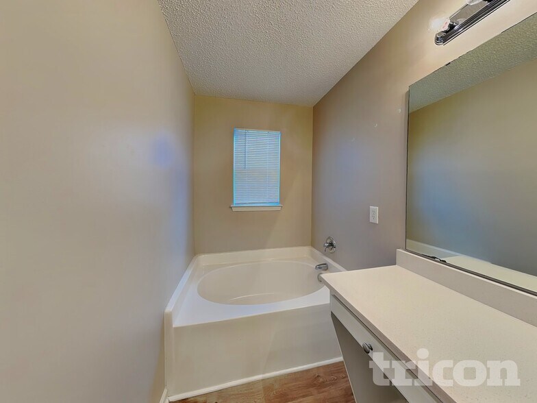 Building Photo - 7021 Paint Rock Ln