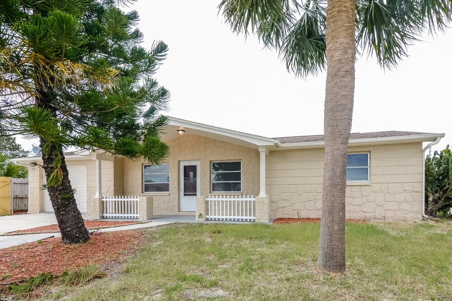 Building Photo - 1012 Normandy Blvd