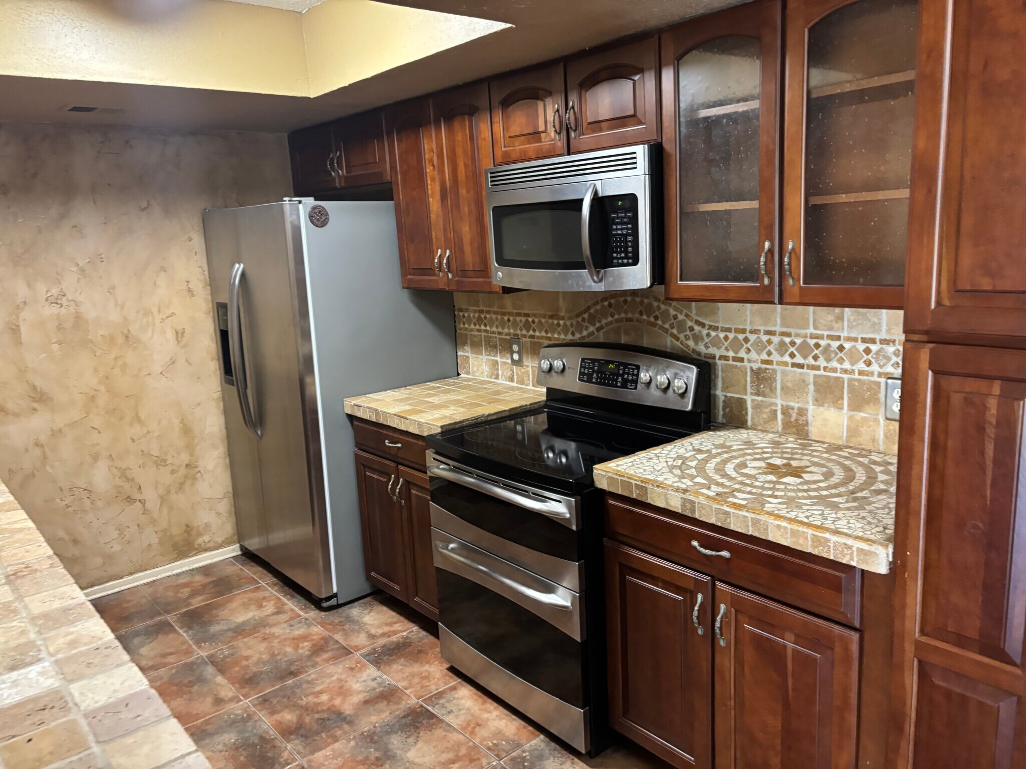 Kitchen Fully Equiped - 3121 Johnston St