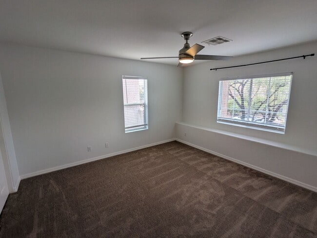 Building Photo - 1016 Royal Plum Ln