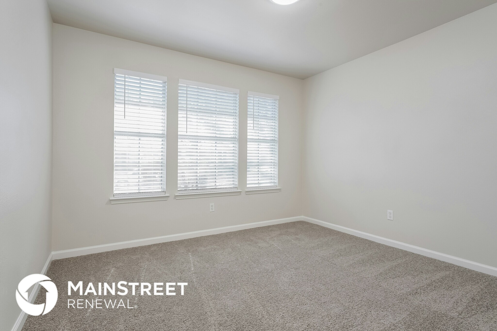 Building Photo - 2213 Midbury Dr