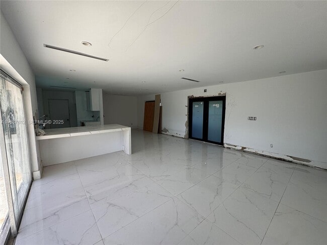 Building Photo - 444 NW 21st St