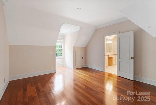 Building Photo - 2310 La Maison Dr
