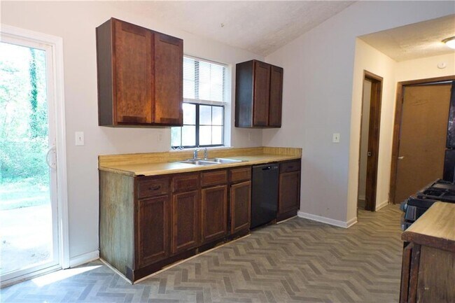 Building Photo - 2414 Leslie Brook Dr