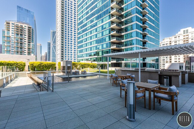 Building Photo - ELEGANT CITY 1BD/1BA RETREAT WITH SKYLINE ...