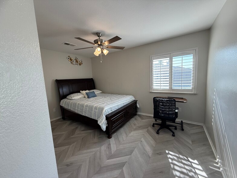 Building Photo - 1411 Scenic Ct