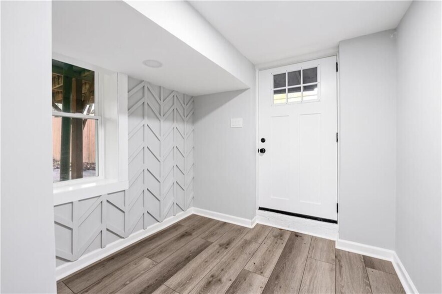 Building Photo - 1288 Lorenzo Dr SW