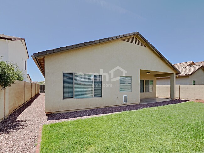 Building Photo - 850 W Vineyard Plains Dr
