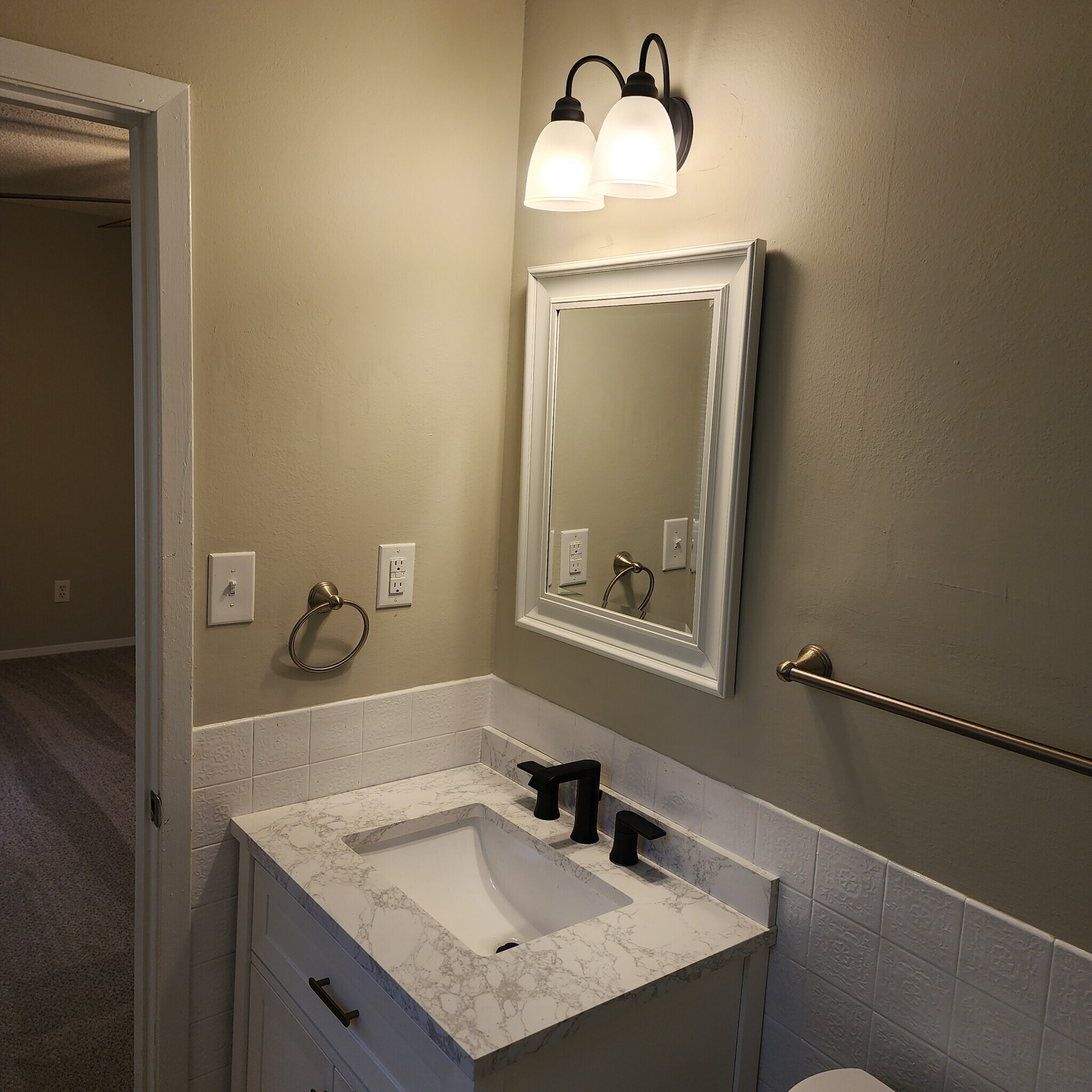 Building Photo - 2573 Millvalley Dr