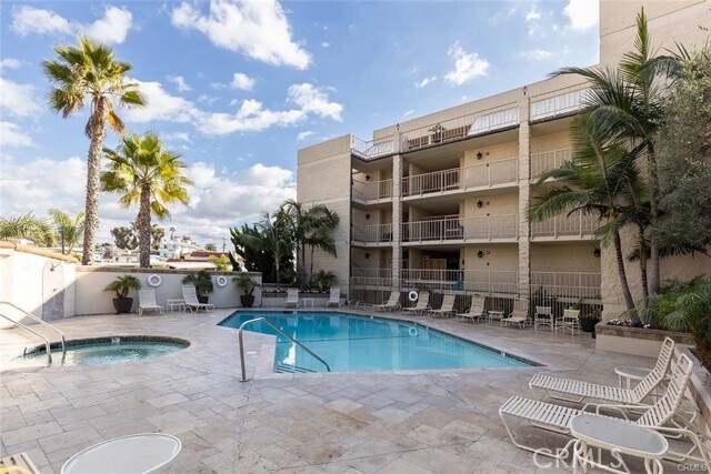 Building Photo - 405 Avenida Granada