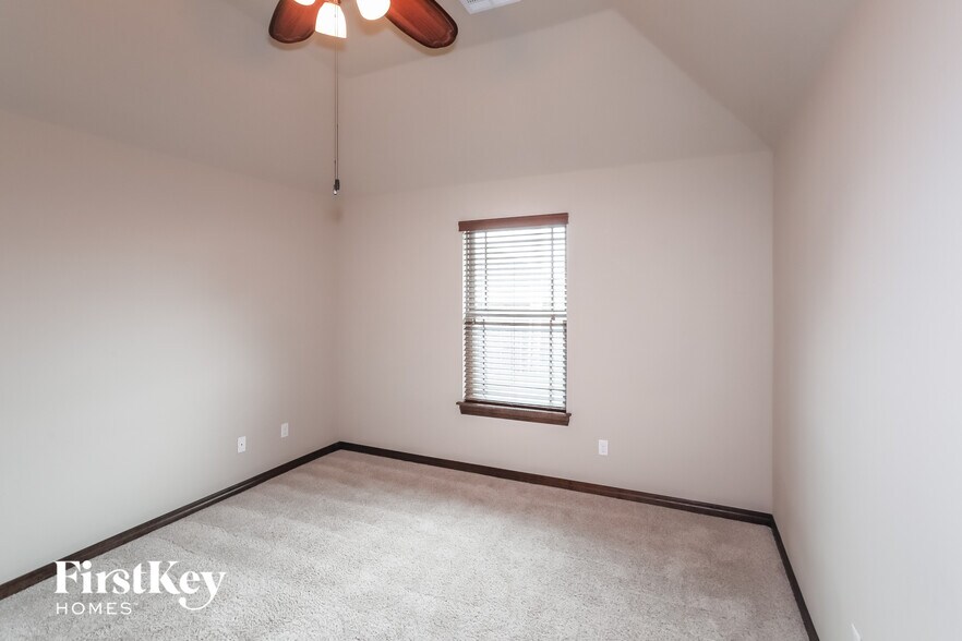 Building Photo - 2012 Wheatfield Ave