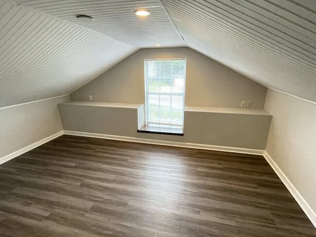 Building Photo - Goodlettsville area home with 1 car garage!