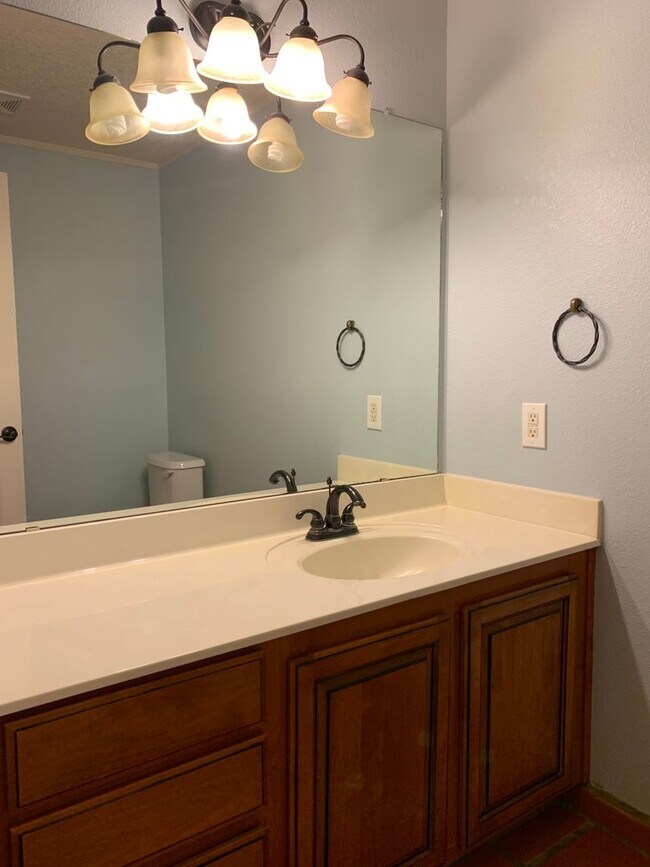 Building Photo - Magnificent 4 Bedroom, 2.5 Bath in Rio Rancho!