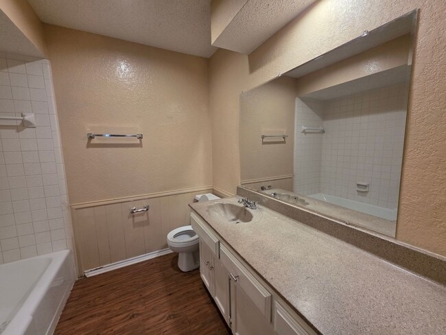Building Photo - 4724 Berridge Ln