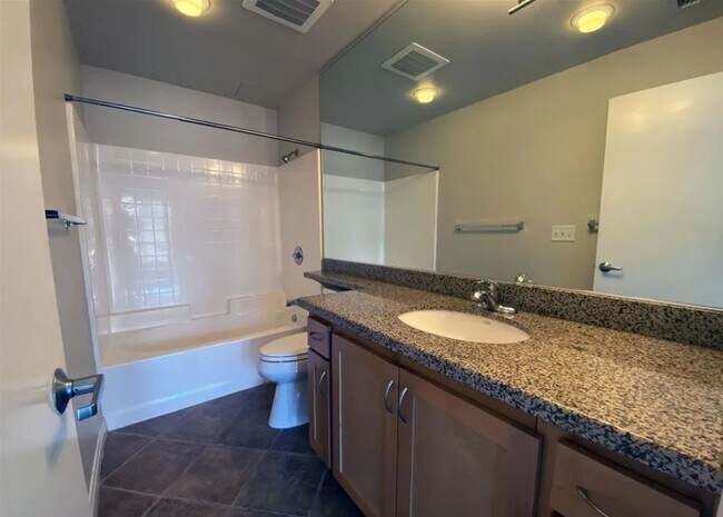 Building Photo - 450 J St