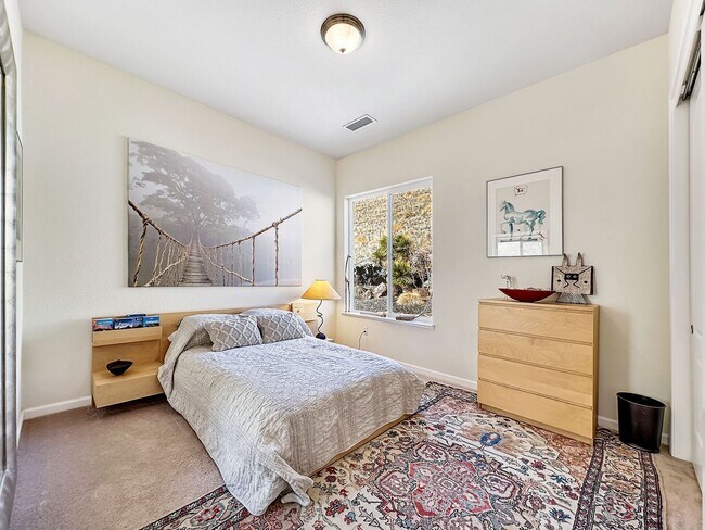 Building Photo - Executive Home in Hidden Valley
