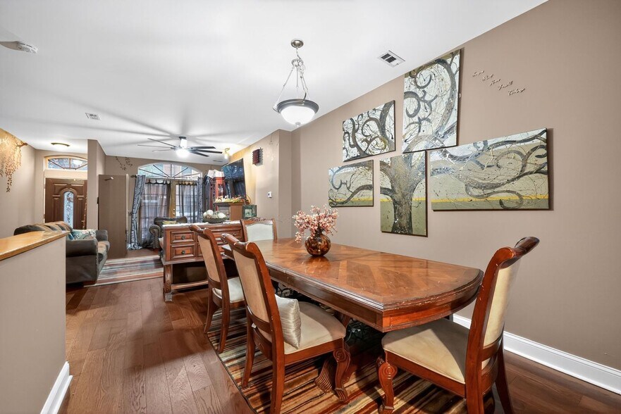 Building Photo - 4443 Sansom St