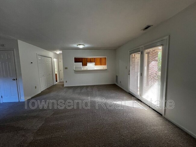 Building Photo - 1051-4 Ancestry Dr.