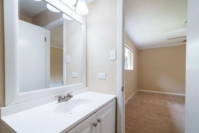 Building Photo - 20520 Youpon Ln