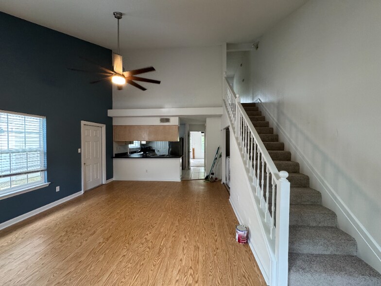 Building Photo - 2548 Golden Park Ln
