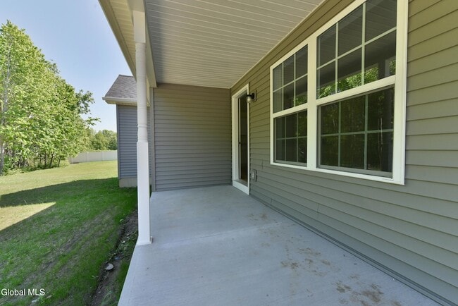 Building Photo - 74 Seashore Wy