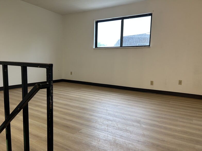 Building Photo - 191 Briarwood Dr