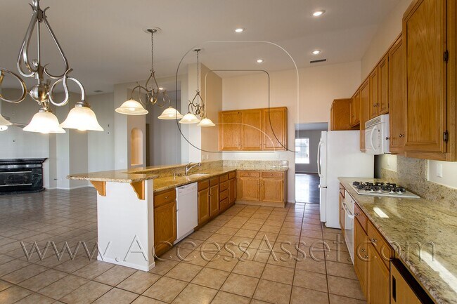 Building Photo - 40025 Athena Ln