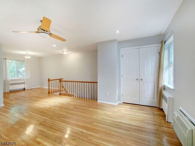 Building Photo - 28 Wedgewood Dr