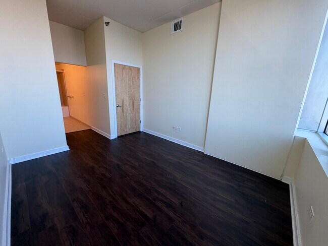 Building Photo - 1720 S Michigan Ave