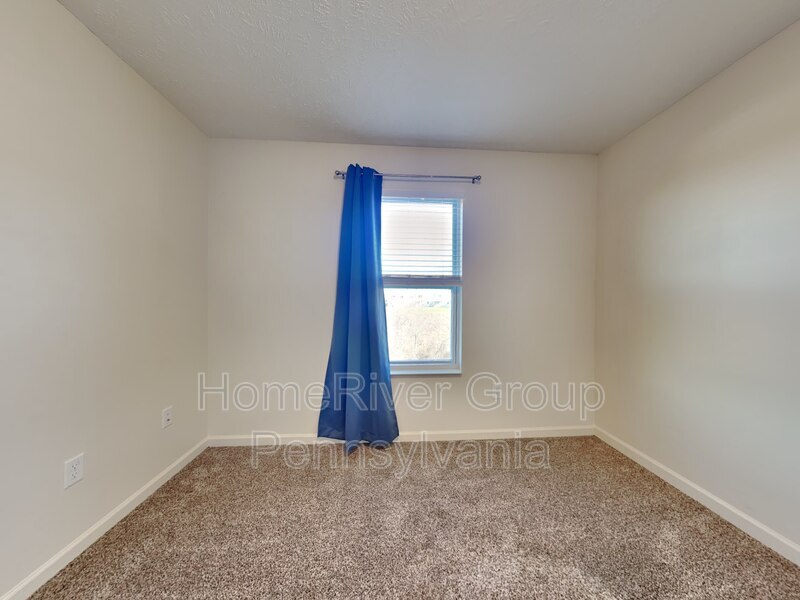 Building Photo - 1505 Canterbury Dr