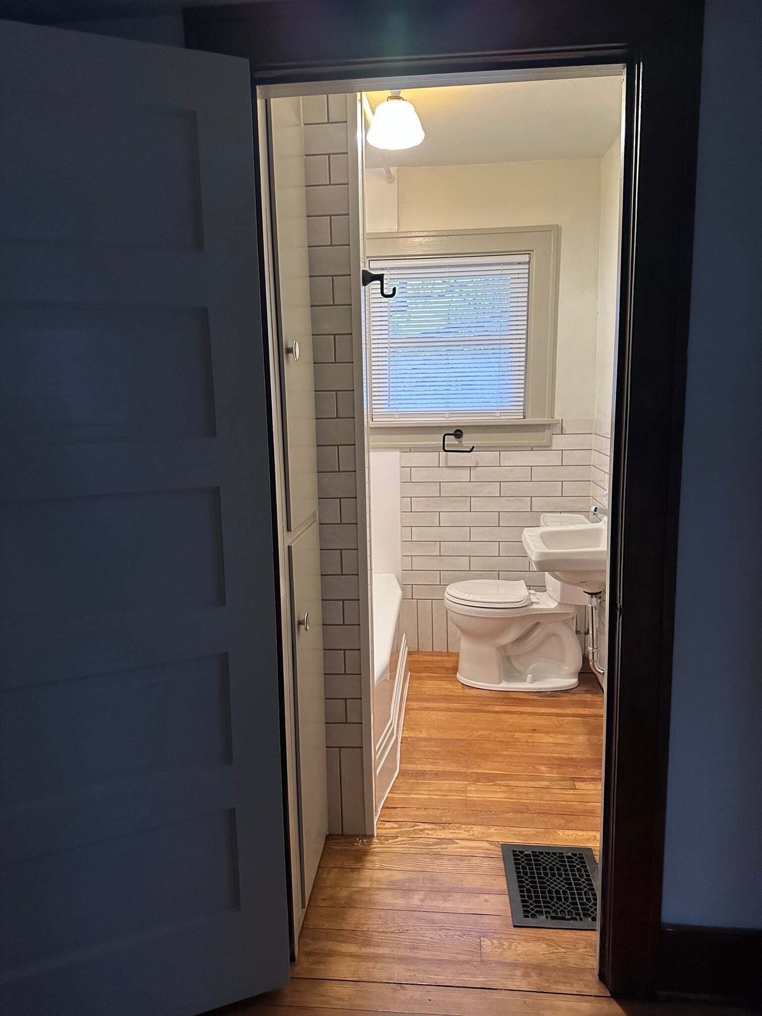 Building Photo - 401 N Hubbard St