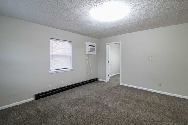 Building Photo - 17-417 Thompsonville Ln