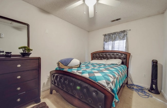 Building Photo - 1216 Bringle Ferry Rd